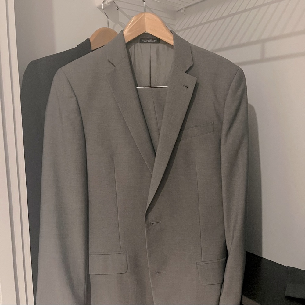 JOHN VARVATOS Grey Two-Button Notch Lapel Wool Blend Suit (38R)